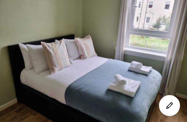 Pass The Keys Cozy Two Bed Flat Near Glasgow Airport & 佩斯利 外观 照片