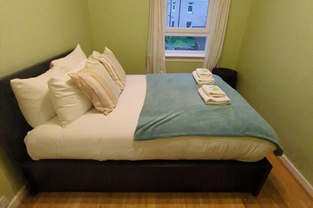 Pass The Keys Cozy Two Bed Flat Near Glasgow Airport & 佩斯利 外观 照片